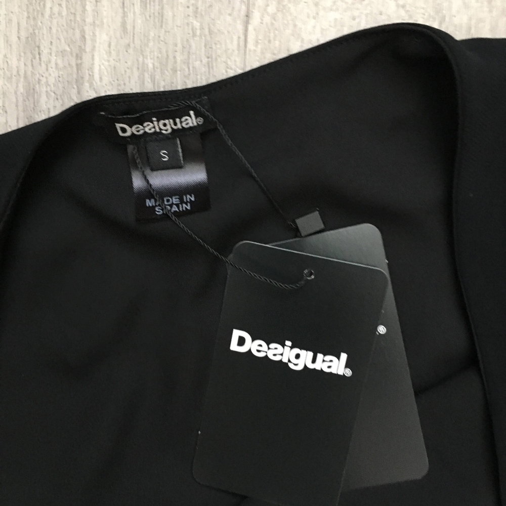 New Asymmetric blouse from Desiguals size S - Picture 16 of 16
